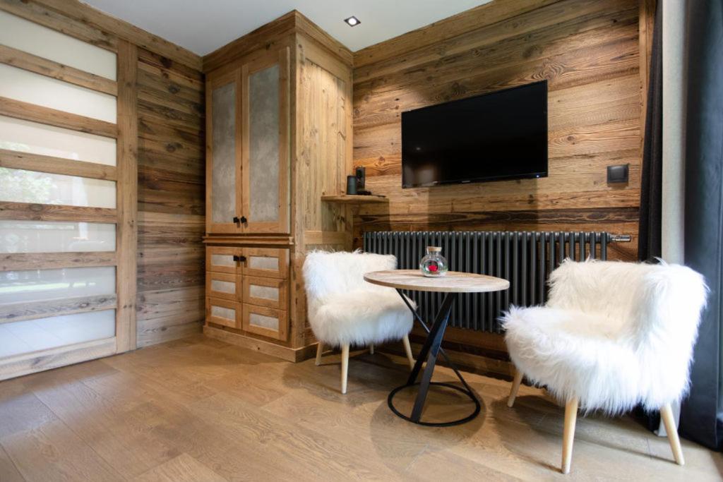 Hotel Les Peupliers Courchevel Bagian luar foto