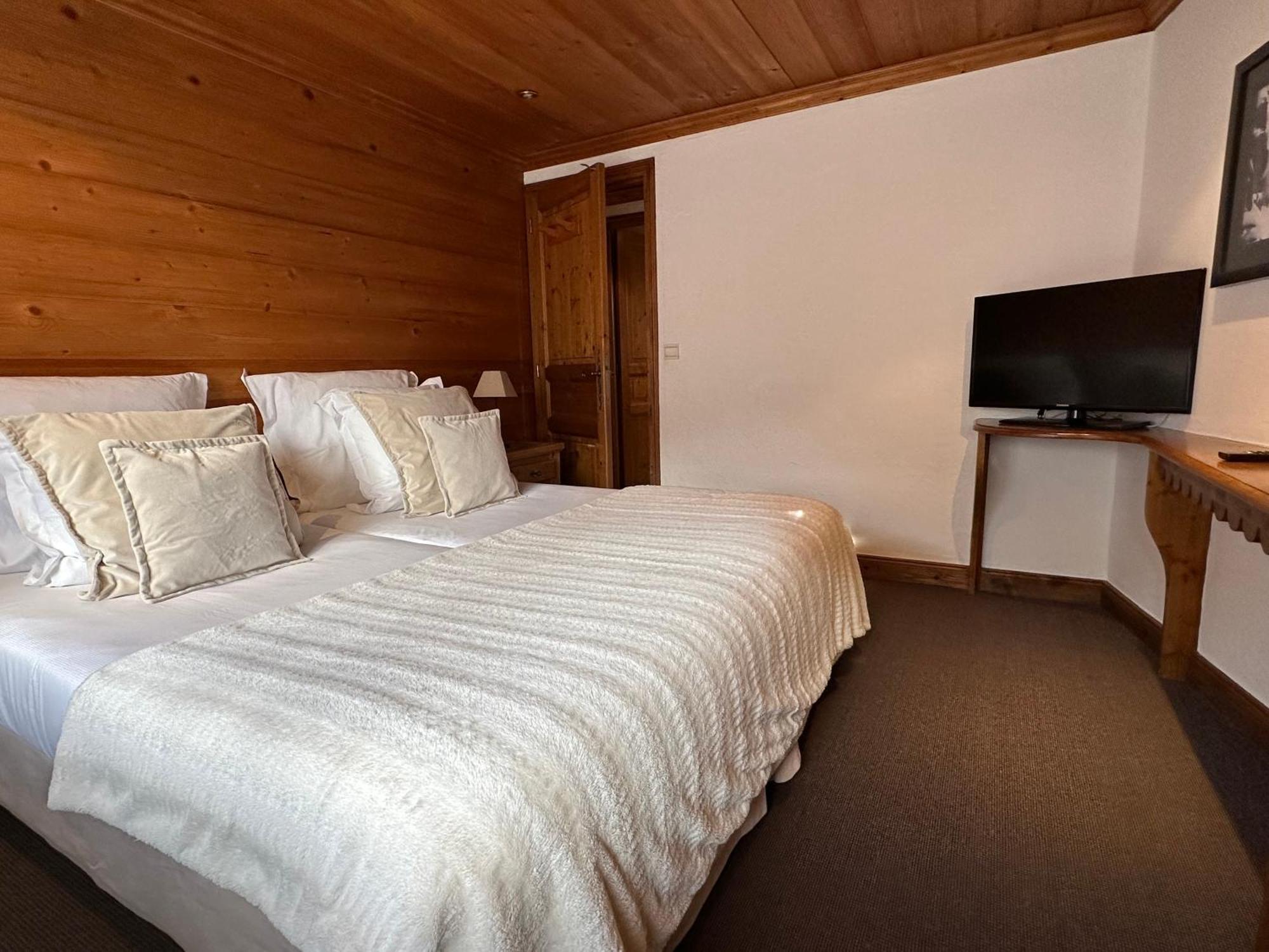 Hotel Les Peupliers Courchevel Bagian luar foto